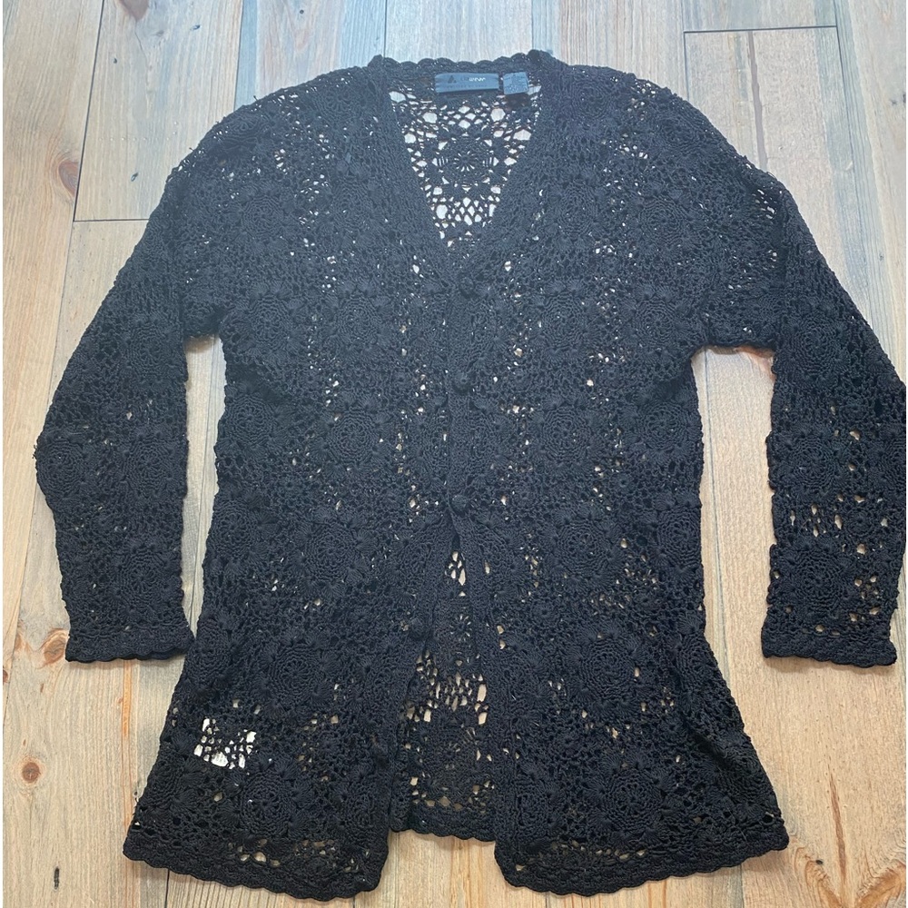 LIZ CLAIRBORNE BLACK CROCHETED SWEATER/TOPPER